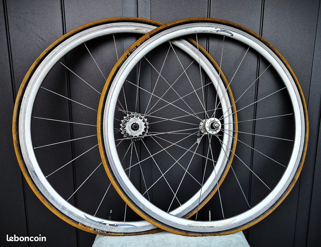 Bidon Et Porte-bidon Campagnolo Aero Vintage – Années 80 – Blanc – Très Bon état