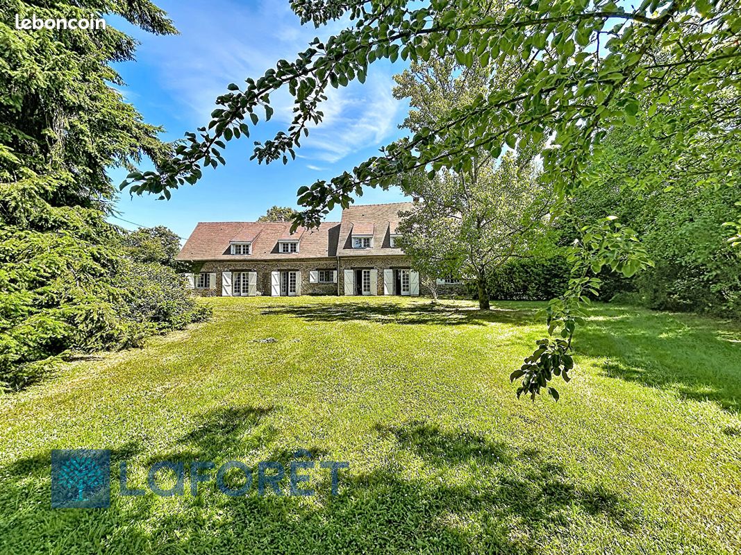 Maison 10 pièces 260 m² · à Charencey · 260 m² · 299 500 €