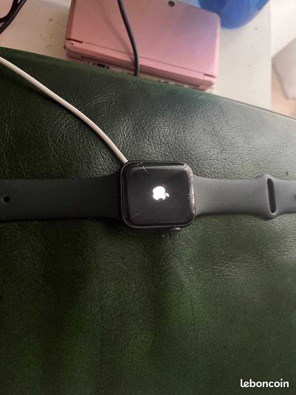 Apple Watch SE 44mm aluminium pour pièces (image 1)