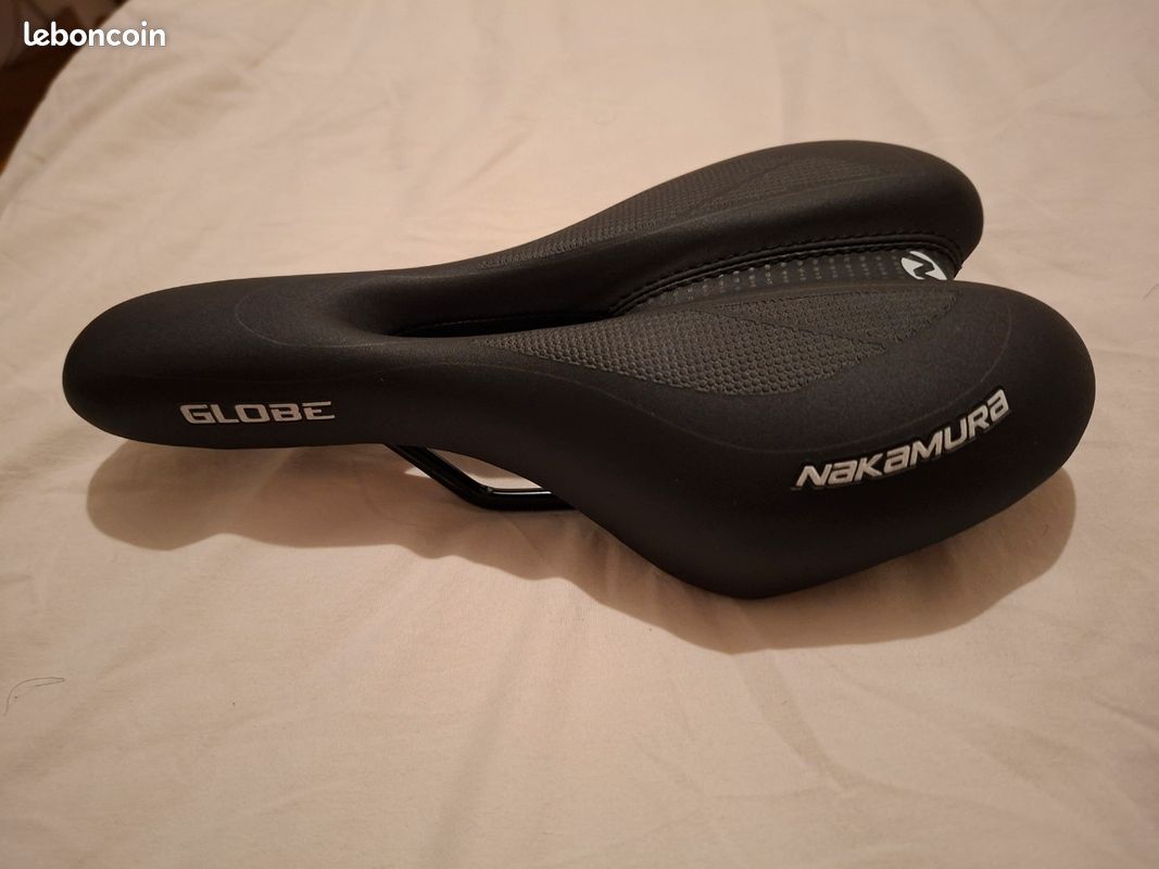 Selle de vélo large et douce confortable respirante absorbant les chocs ergonomique