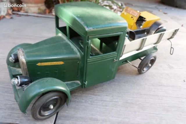Camion Militaire Ancien Gama – Jouet En Tôle Mécanique