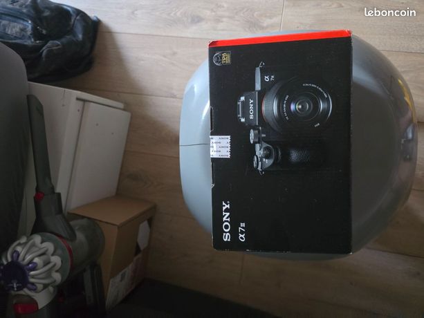 Sony Alpha 7 III Hybride Plein Format + Objectif 28-70mm - Autofocus Yeux, Vidéo 4K, Stabilisation 5 Axes - Kit Débutant/Pro