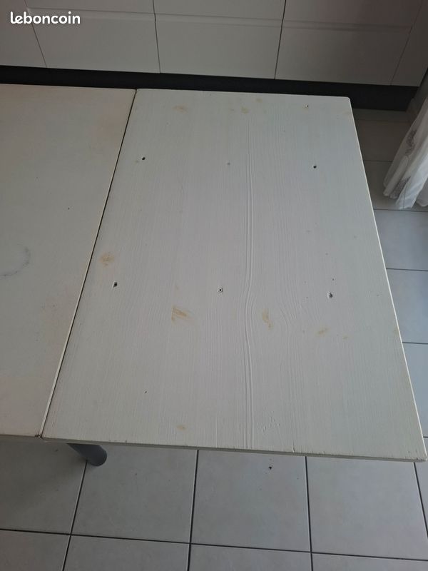 Table (image 7)
