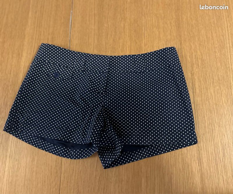 Short bleu marine et blanc à pois - France