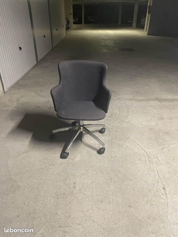 Chaise à roulette (image 1)