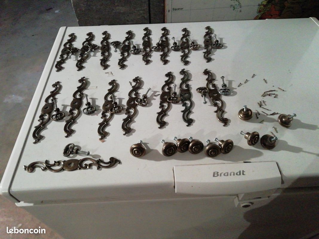 Lot de poignée de buffet (image 1)