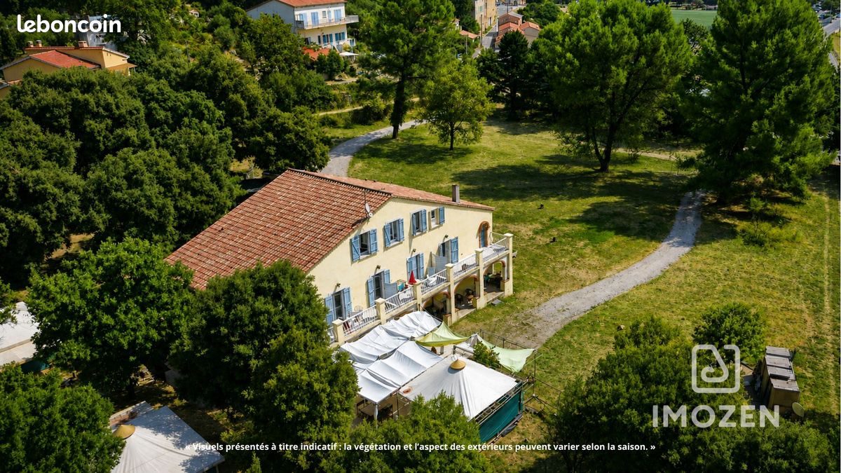Maison 11 pièces 334 m² · à Signes · 334 m² · 1 140 000 €