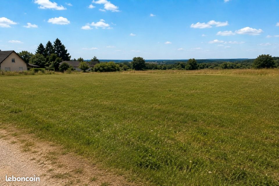 Terrain 815 m² · à Miserey · 60 000 €