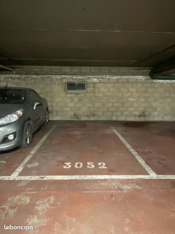 Parking à louer | Tour Cortina 41 rue du Disque, 3 ème sous sol | Loyer : 75 euros/mois (image 1)