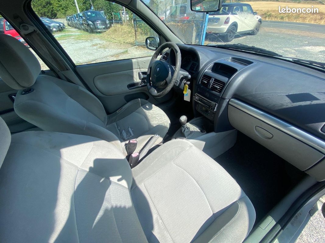 RENAULT Clio II 1.5 dci 65cv luxe privilège 224050km (image 10)