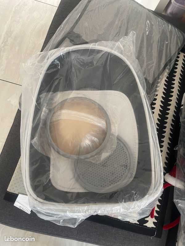 Sac à Dos pour Chat avec Hublot, Sac de Transport Capsule Spatiale pour Animaux, Respirant & Ventilé pour Un Transport Sécurisé, Sac à Dos Portable pour Chatons, Chiots & Petits Animaux (image 1)