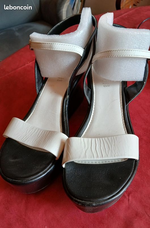 Escarpins Sandales André Talons Compensés Cuir Noir Taille 40 - Occasion Bon état