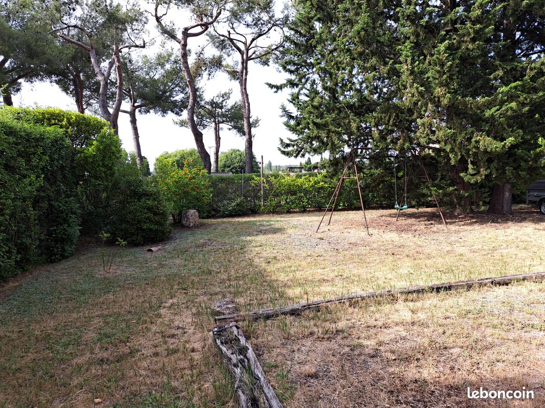 Terrain 359 m² · à Saint-Cannat · 359 m² · 230 000 €