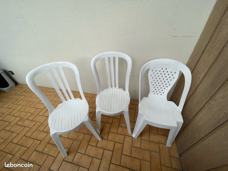 3 chaises de jardin (image 1)