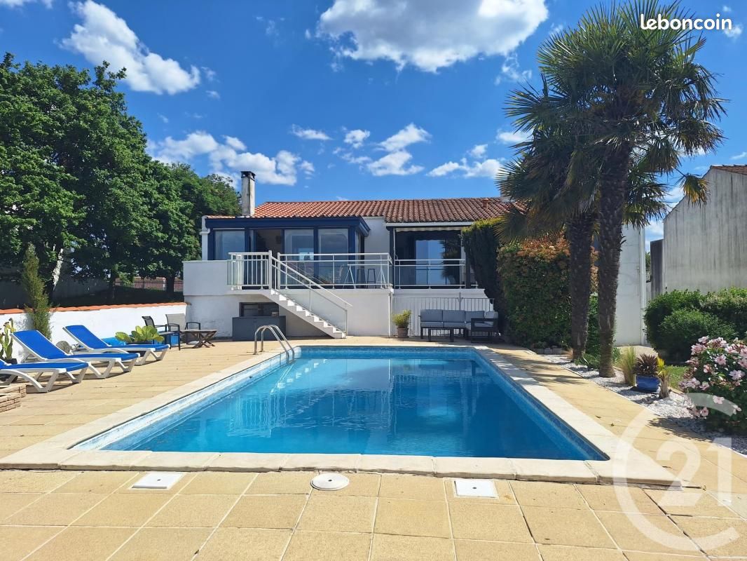 Maison 6 pièces 139 m² · à Esnandes · 139 m² · 426 500 €