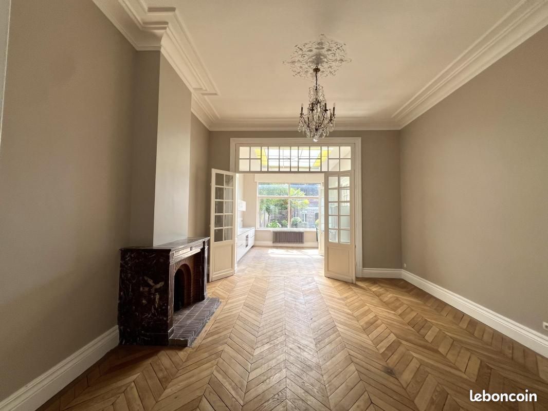 Maison 7 pièces 218 m² · à Valenciennes · 218 m² · 458 500 €