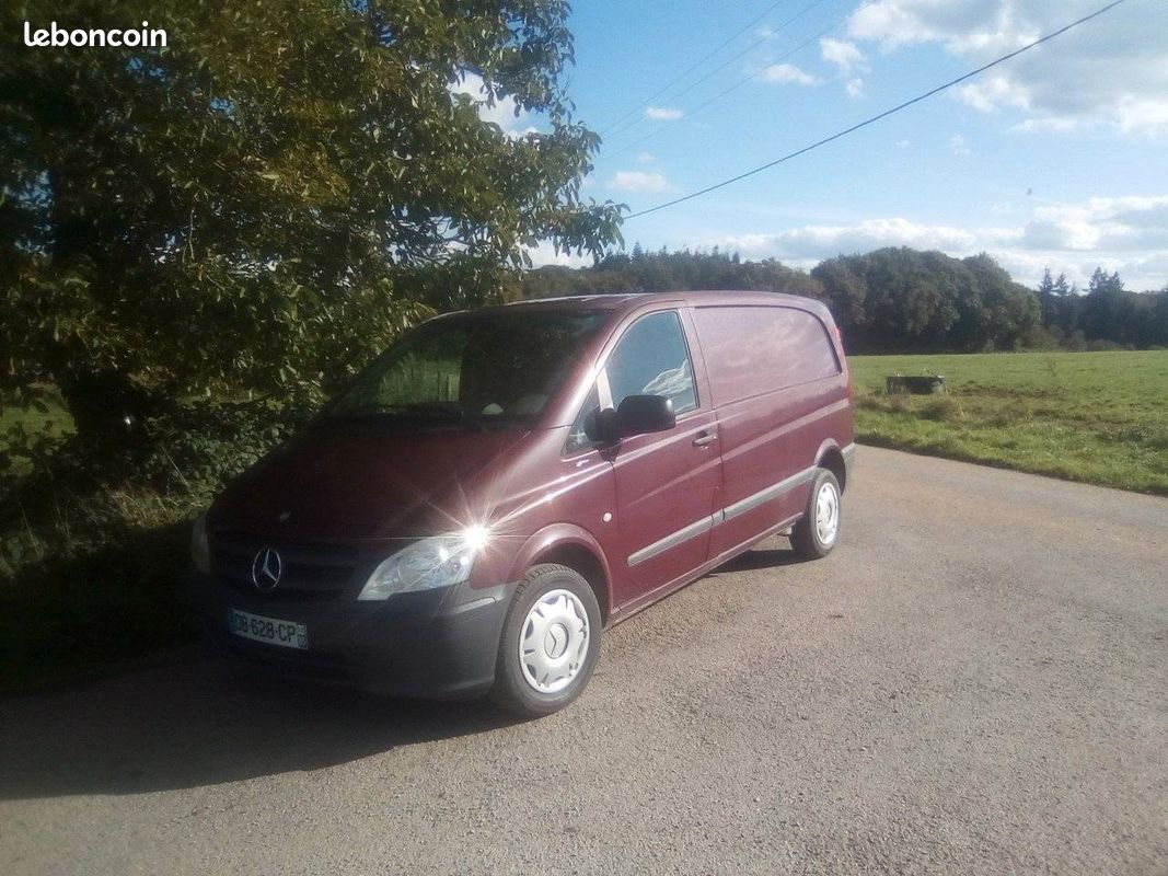 Vends Mercedes Vito 113 CDI 2.2 (639). Diesel (image 1)