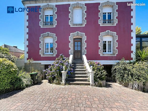 Maison 8 pièces 234 m²