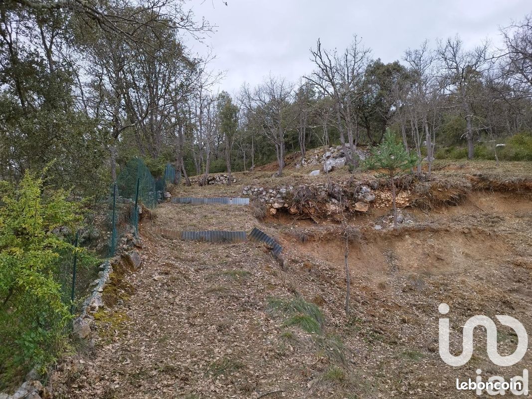 Terrain 984 m² · à Quinson · 984 m² · 75 000 €