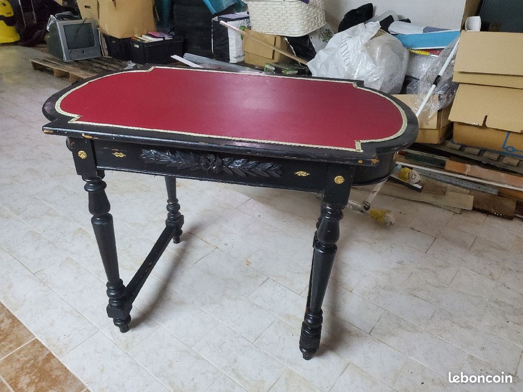 Bureau en bois (image 1)