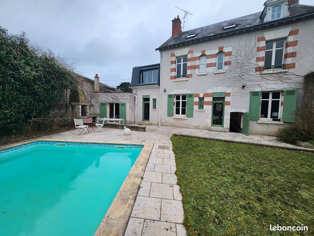 Maison 10 pièces 242 m²