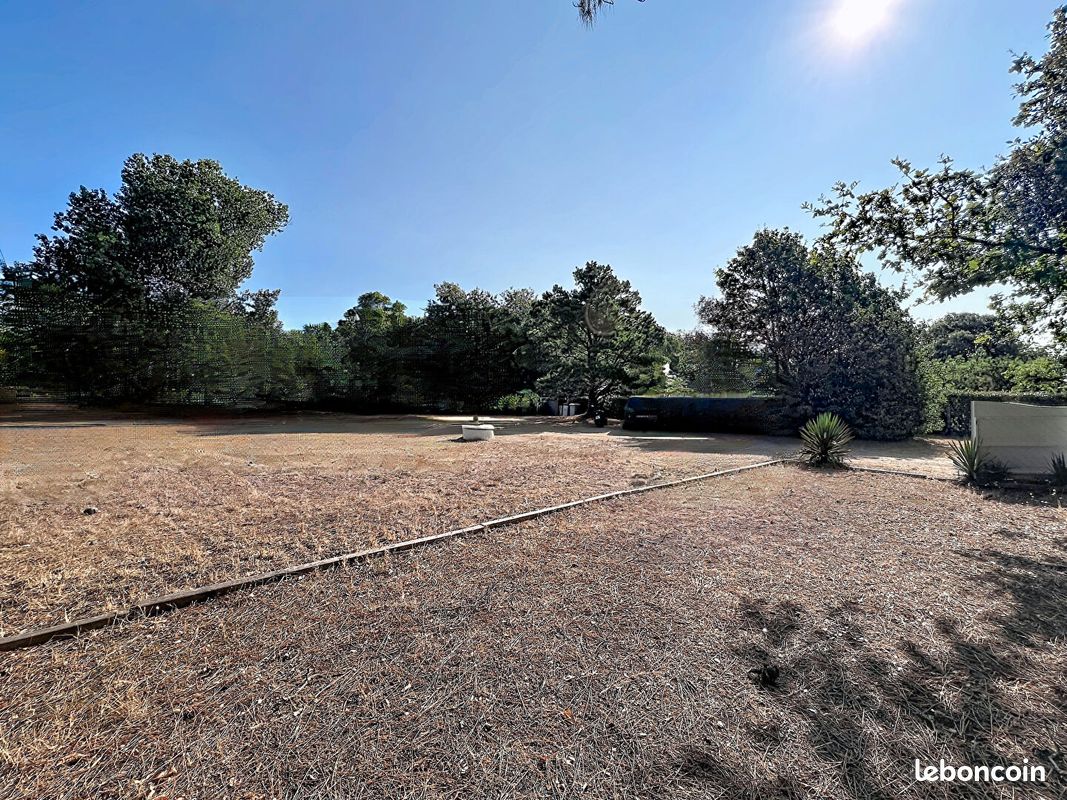 Terrain 300 m² · à Saint-Jean-de-Monts · 300 m² · 63 480 €