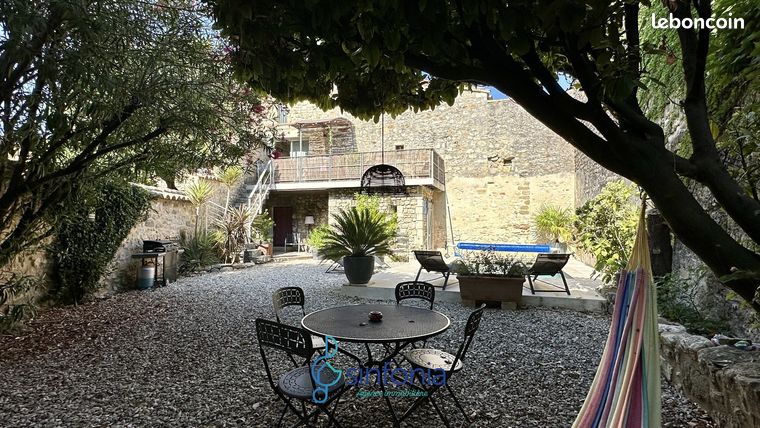 Maison 11 pièces 280 m²