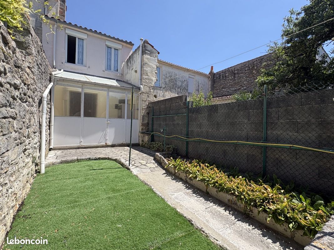 Maison 3 pièces 75 m² · à Rochefort · 75 m² · 159 000 €