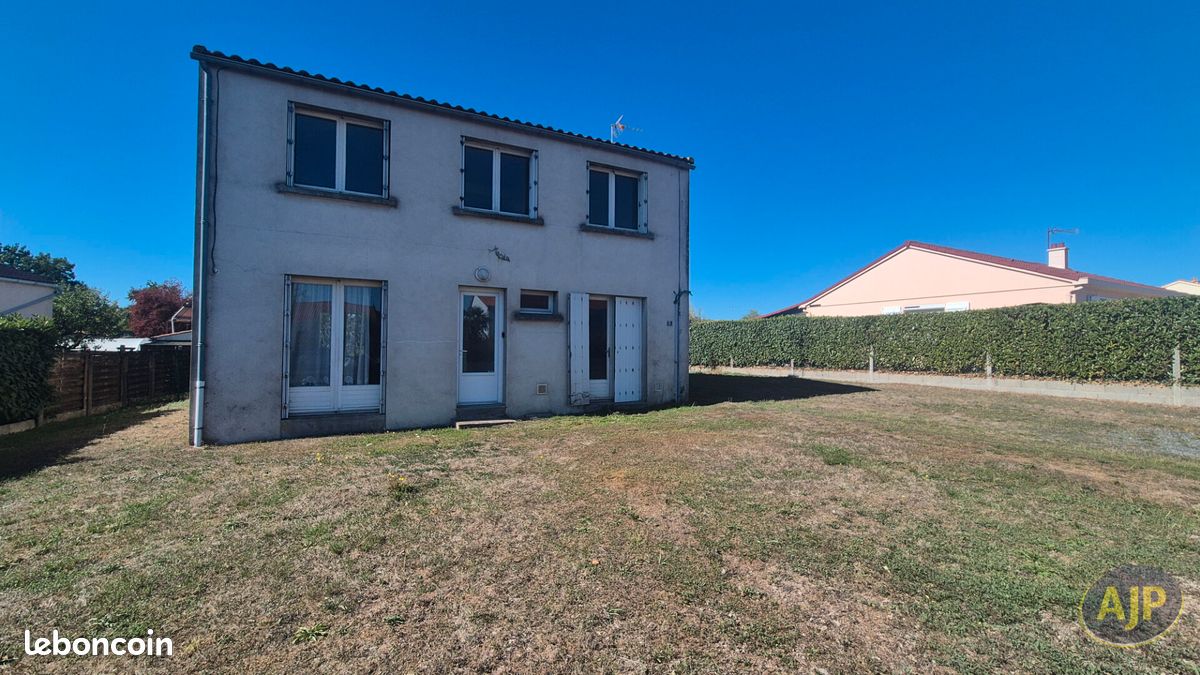 Maison 5 pièces 104 m² · à Montaigu-Vendée · 104 m² · 182 000 €