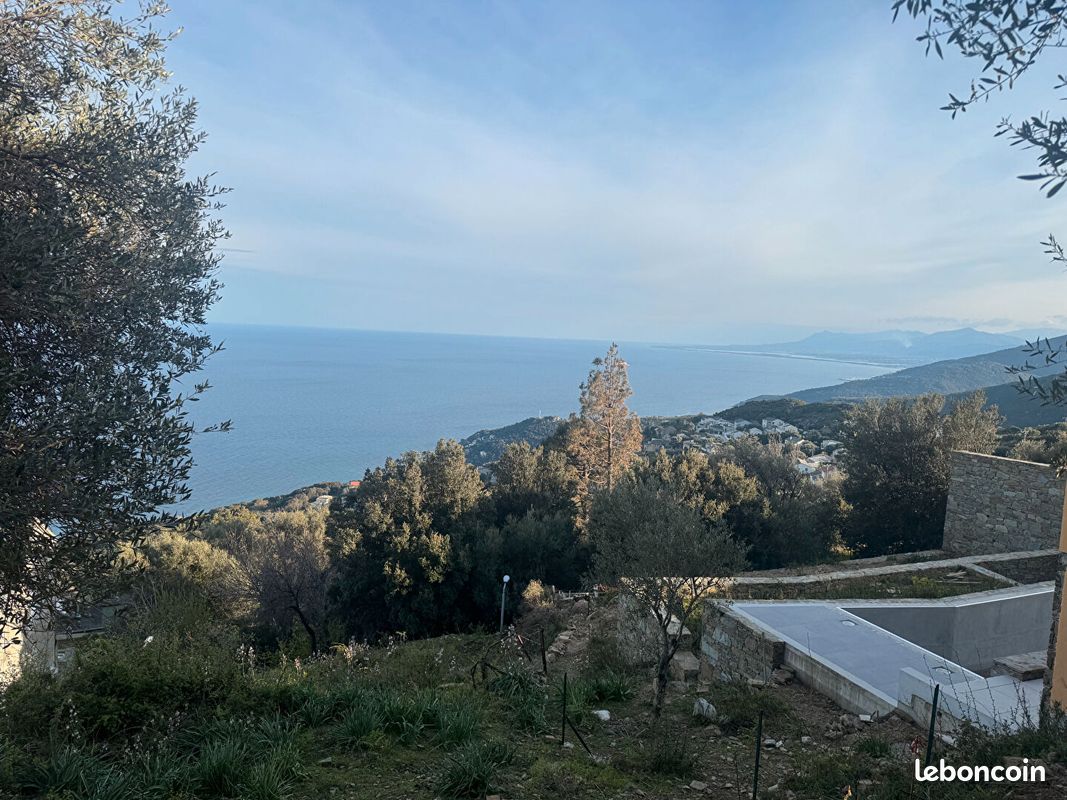 Terrain 898 m² · à Brando · 898 m² · 143 000 €