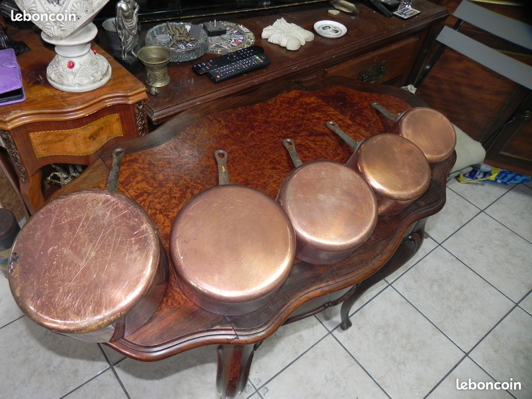SUPERBE SERIE de CASSEROLES ANCIENNES en CUIVRE ETAMEES (image 4)
