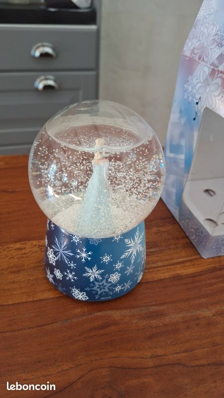 Boîte à musique boule à neige frozen elsa neuve (image 3)