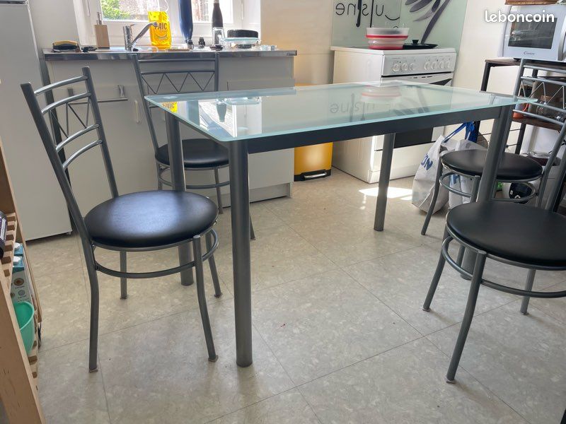 Table à manger et chaises (image 1)