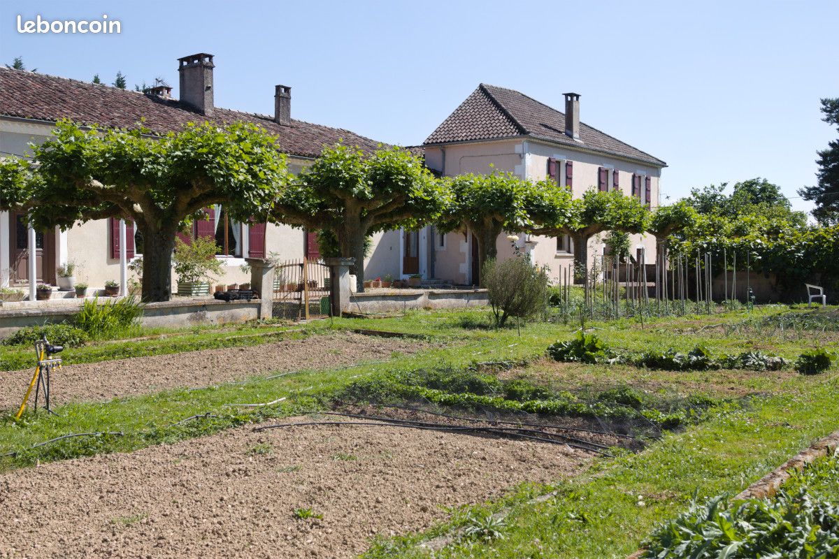 Maison 11 pièces 377 m² · à Astaffort · 377 m² · 450 000 €