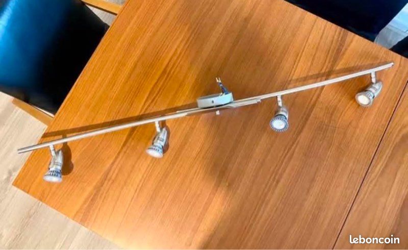 Plafonnier led 4 spots orientable (image 1)