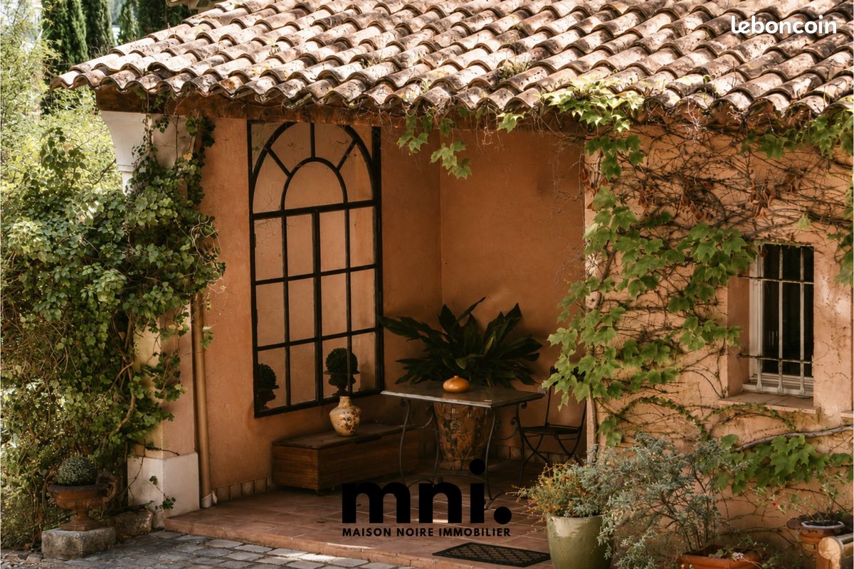 Maison 6 pièces 230 m² · à Sanary-sur-Mer · 230 m² · 1 660 000 €
