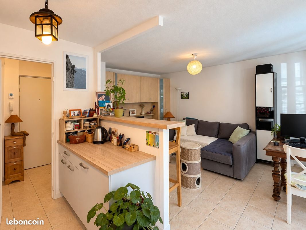 Appartement 2 pièces 45 m² · à Gex · 45 m² · 240 000 €