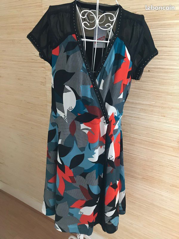Robe imprimée voile épaule Captain neuve (image 1)