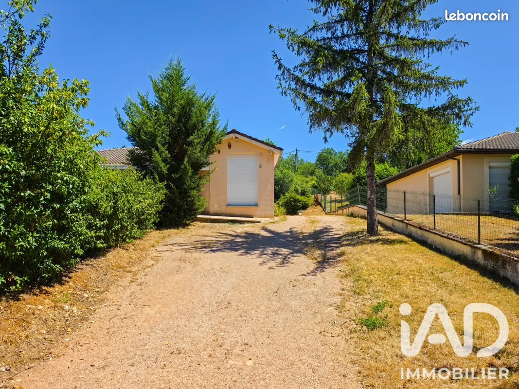 Maison 4 pièces 126 m² · à Montmurat · 126 m² · 136 000 €