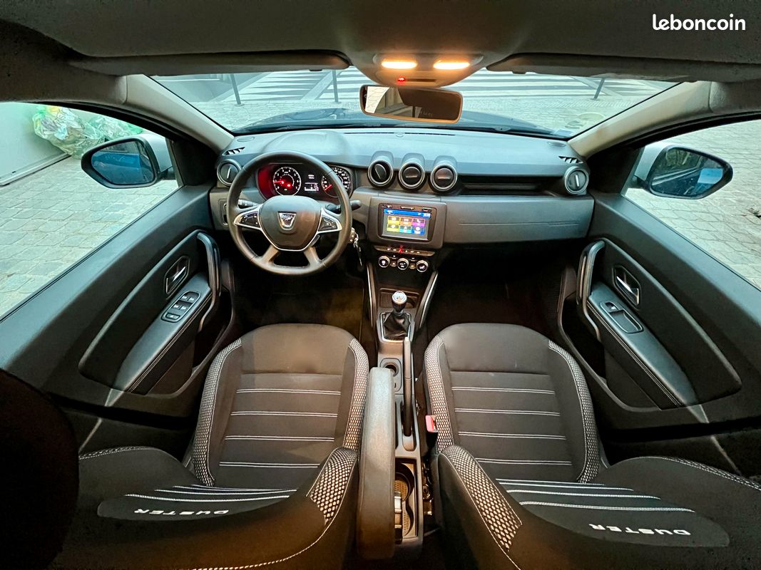 Dacia Duster 1.5 BLUE DCI 115 CV PRESTIGE 4x2 PREMIÉRE MAIN GARANTIE 12 MOIS EN EUROPE DACIA INCLUS (image 2)
