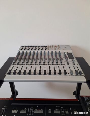 Table De Mixage Behringer MX2004 - Analogique 6 Canaux + Valise Transport - Occasion