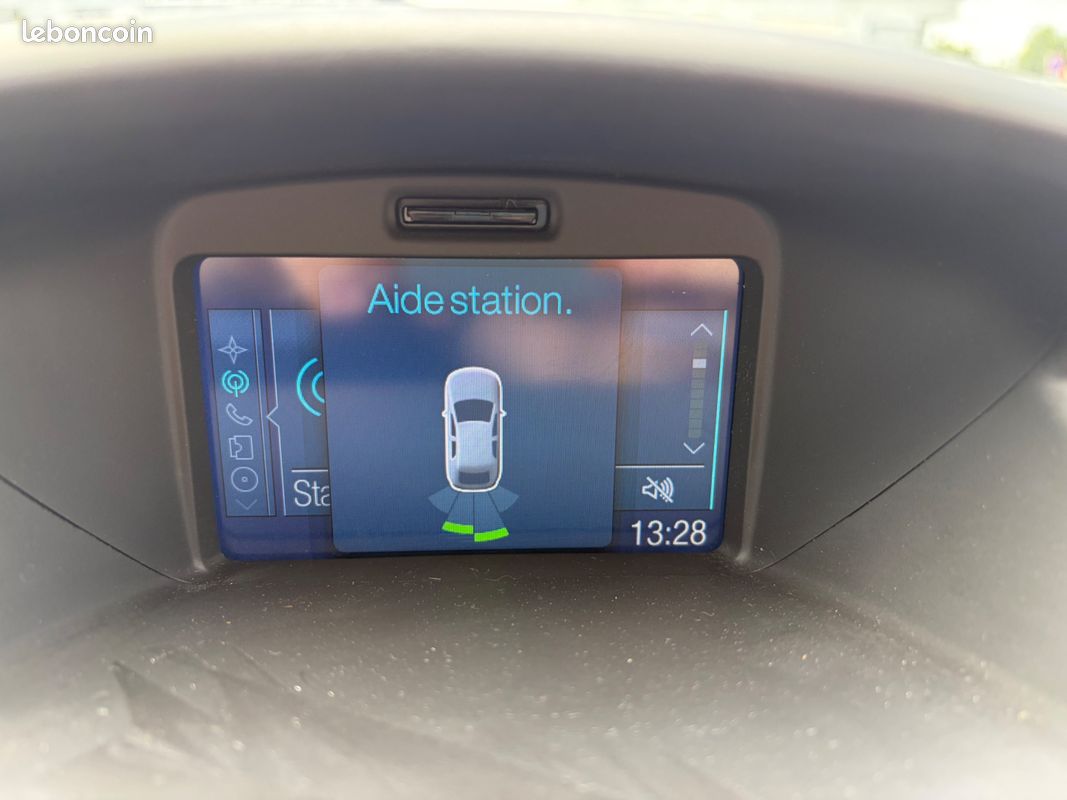 Ford fiesta 1.0 scti 100 titanium - gps - bluetooth - clim auto - suivi entretien - faible kilometrage (image 10)