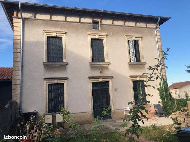 Appartement 2 pièces 30 m² · à Cremeaux · 30 m² · 300 €/mois