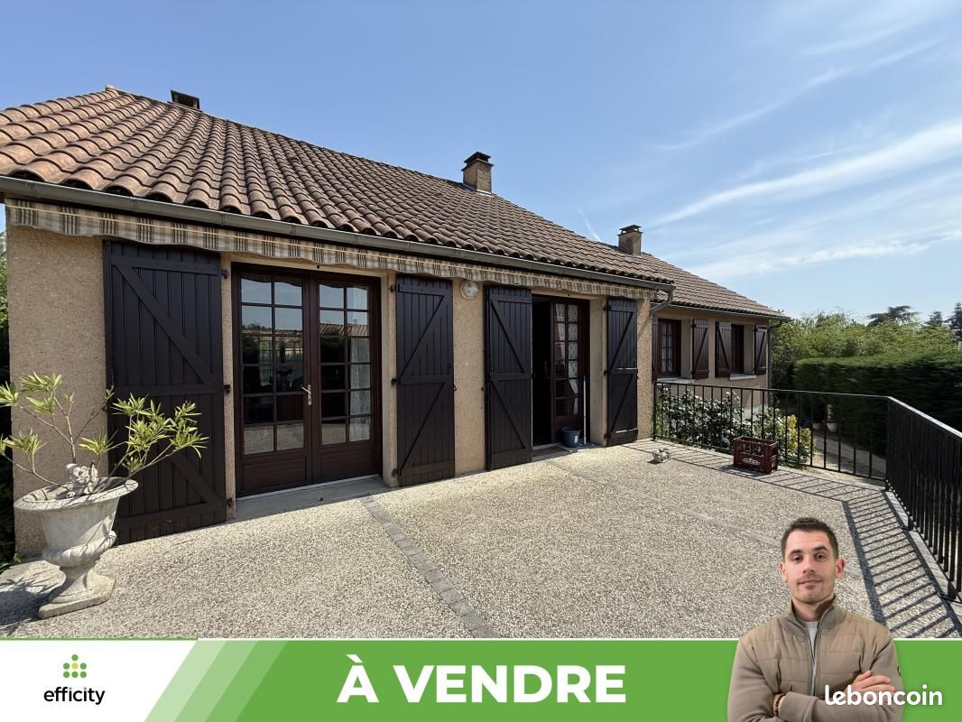 Maison 6 pièces 127 m² · à Fontaine-le-Comte · 127 m² · 262 000 €