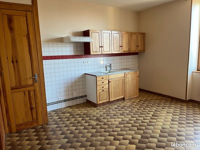 Appartement 3 pièces 40 m² · à Maringues · 40 m² · 380 €/mois