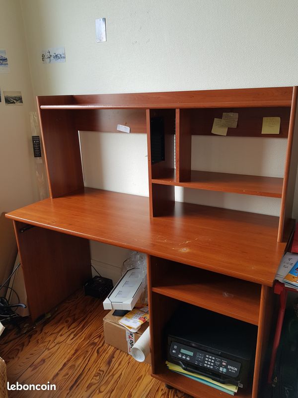 Bureau (image 1)