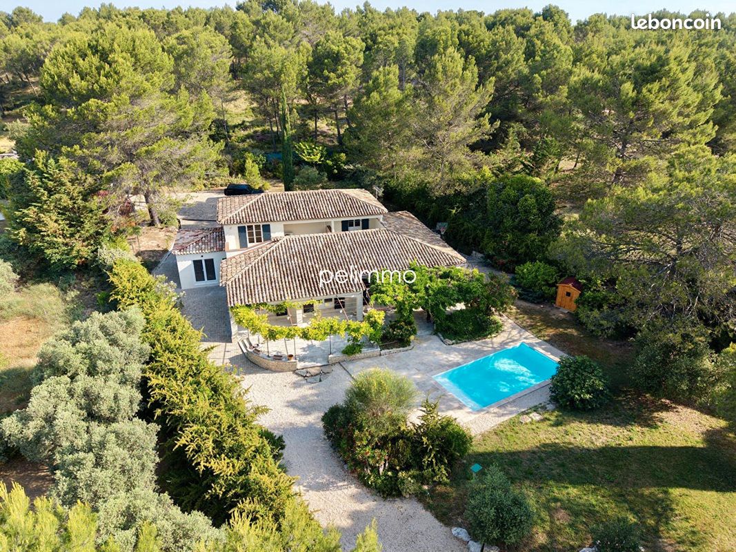 Maison 5 pièces 240 m² · à Lambesc · 240 m² · 1 230 000 €