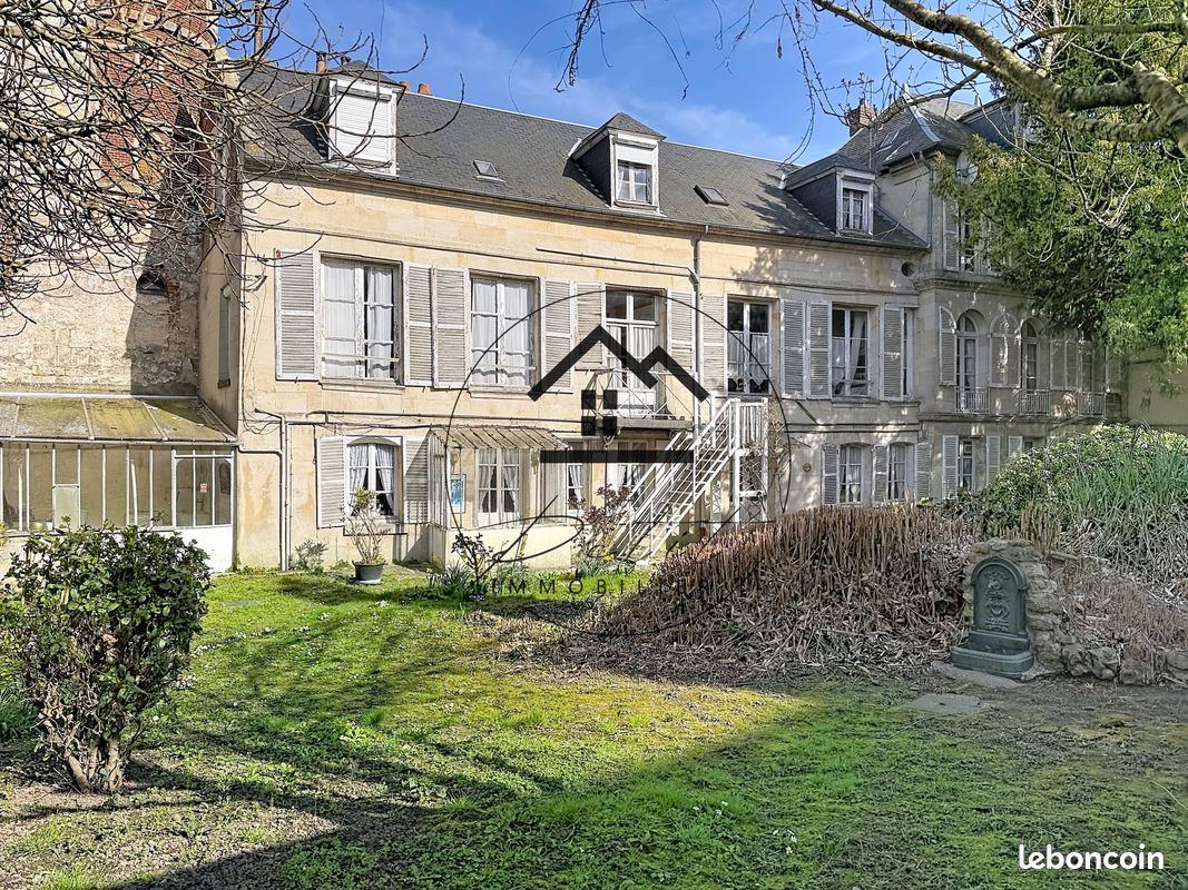 Maison 9 pièces 290 m² · à Clermont · 290 m² · 297 000 €