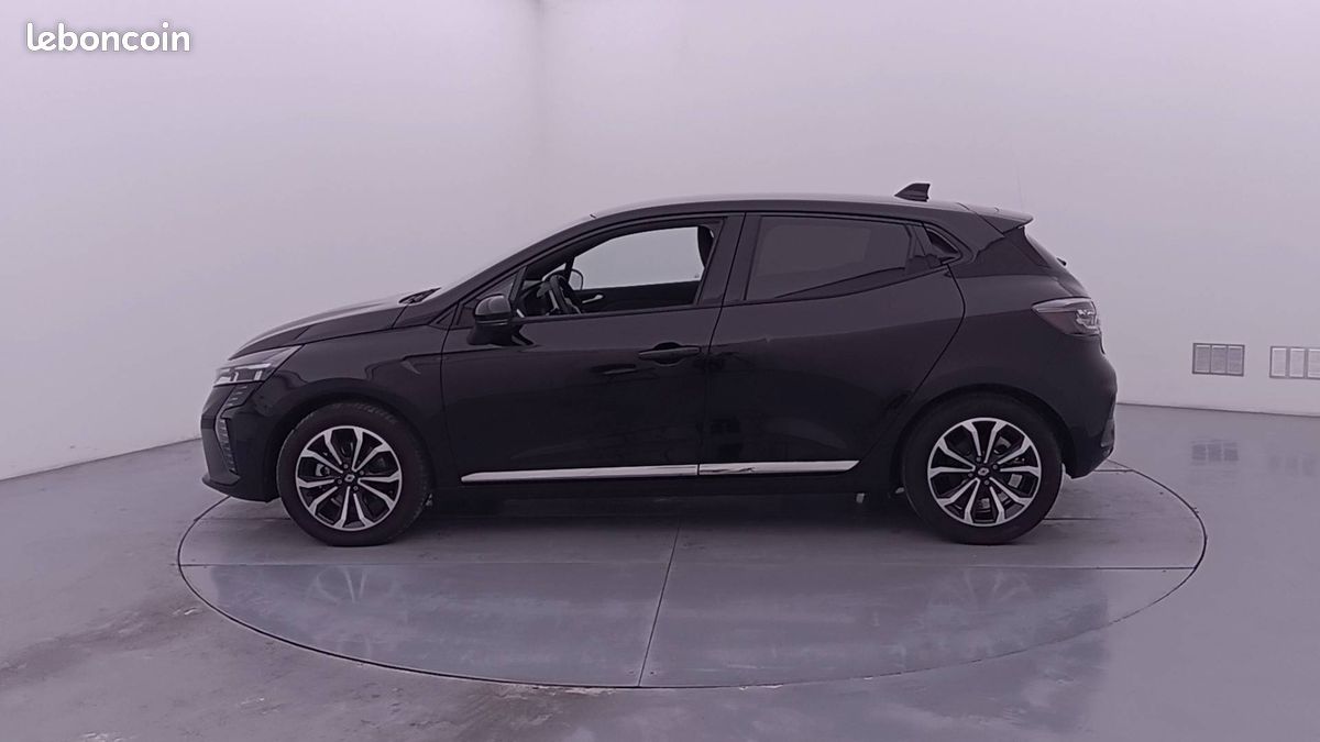 Renault clio e tech full hybrid 145 ch gsr2 techno (image 8)
