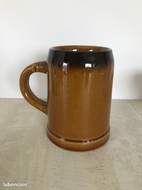 Lot de trois chopes à bière en grès céramique (image 1)
